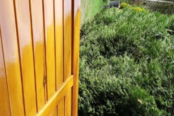 Décapage vieux vernis marin, remise en lasure pour une bonne protection 