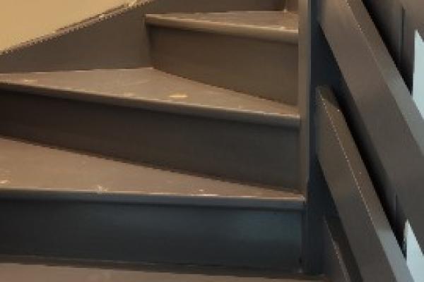 Cette escalier a connu une véritable transformation voir chrysalide !