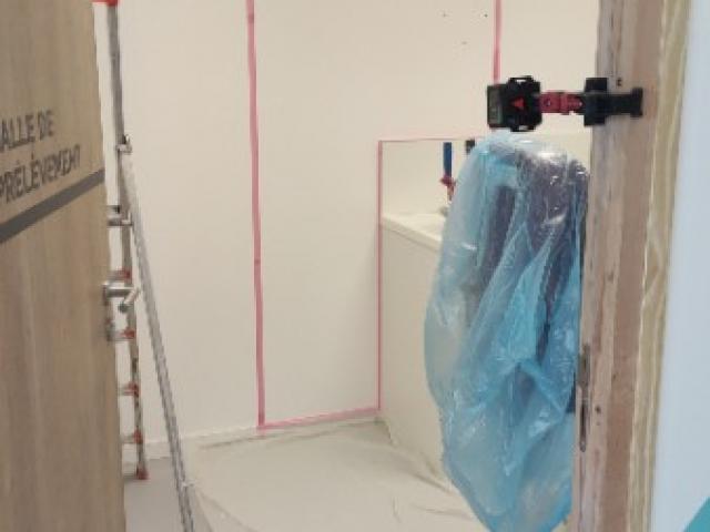 Travaux de plâtrerie et peinture dans les laboratoires médicale cerballiance 