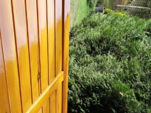 Décapage vieux vernis marin, remise en lasure pour une bonne protection 