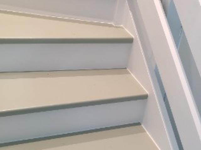 Cette escalier a connu une véritable transformation voir chrysalide !