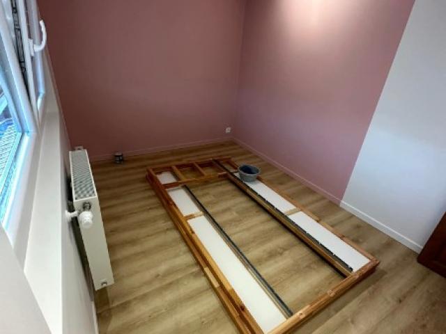 Remise a neuf de cette chambre de petite fille 