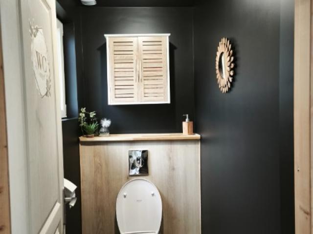 Black is the new chic. ????????